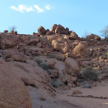 Ozohere Campsite And Himba Village Uis Exteriör bild