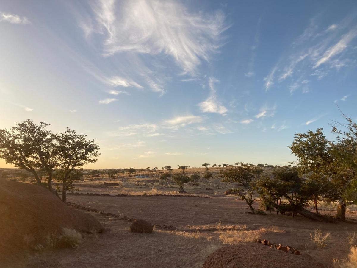 Ozohere Campsite And Himba Village Uis Exteriör bild