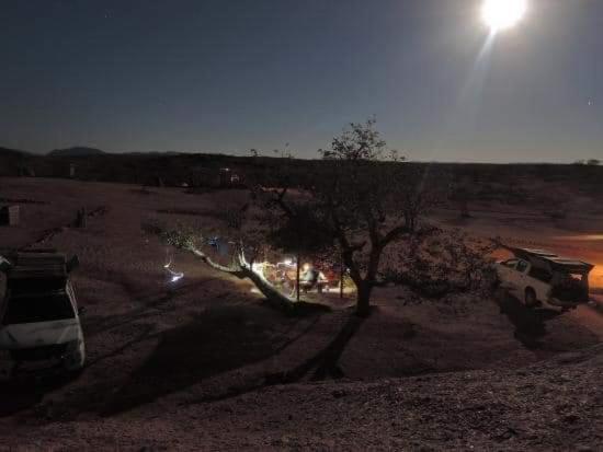 Ozohere Campsite And Himba Village Uis Exteriör bild