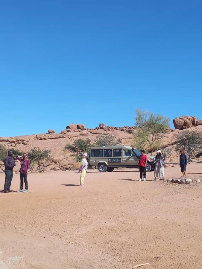 Ozohere Campsite And Himba Village Uis Exteriör bild