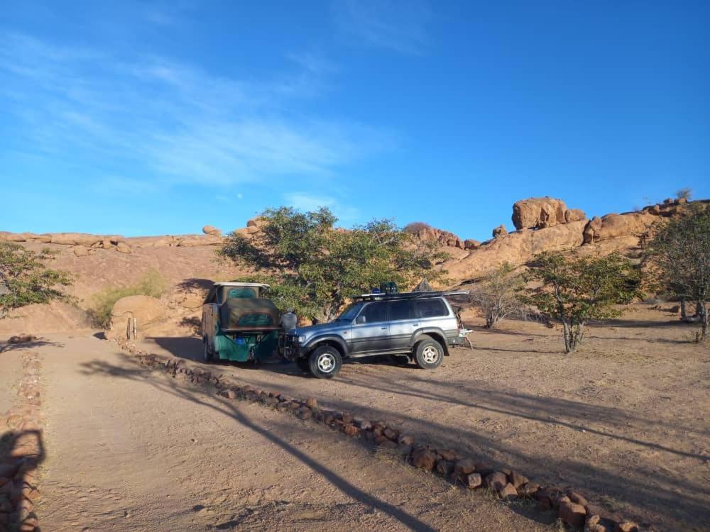 Ozohere Campsite And Himba Village Uis Exteriör bild